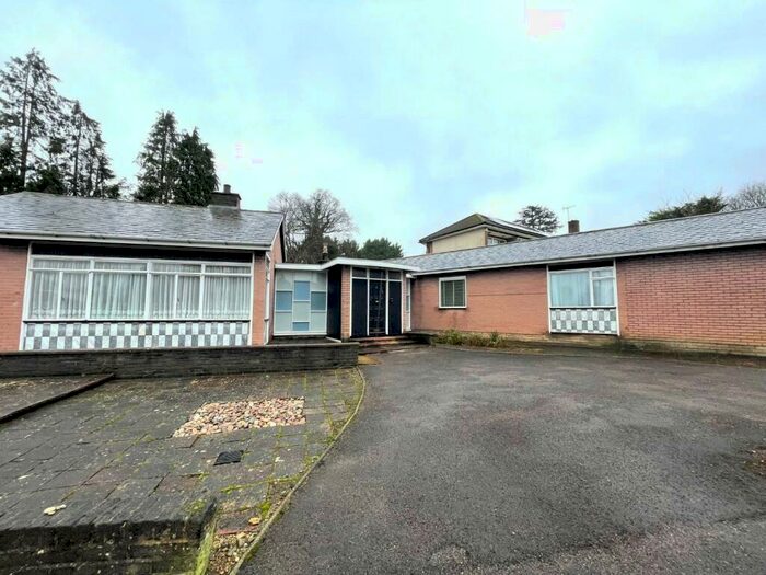4 Bedroom Detached Bungalow To Rent In Fallowfield, Stanmore, HA7