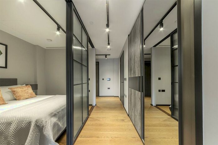 Apartment To Rent In Hewett Street, London, EC2A