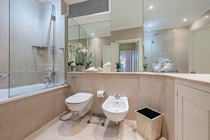 4 Bedroom Flat For Sale In Parkside, Knightsbridge, SW1 - Photo 3