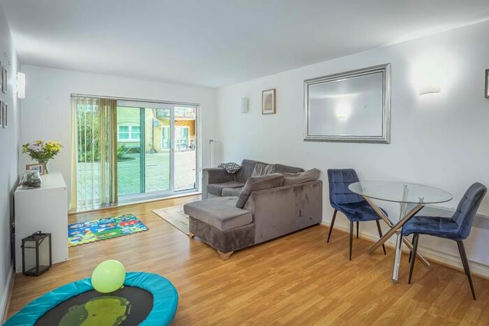 1 Bedroom Flat To Rent In The Grainstore, Royal Victoria Dock, E16