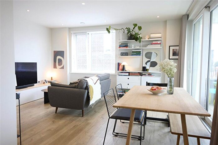 2 Bedroom Apartment For Sale In Beck Square, London, E10