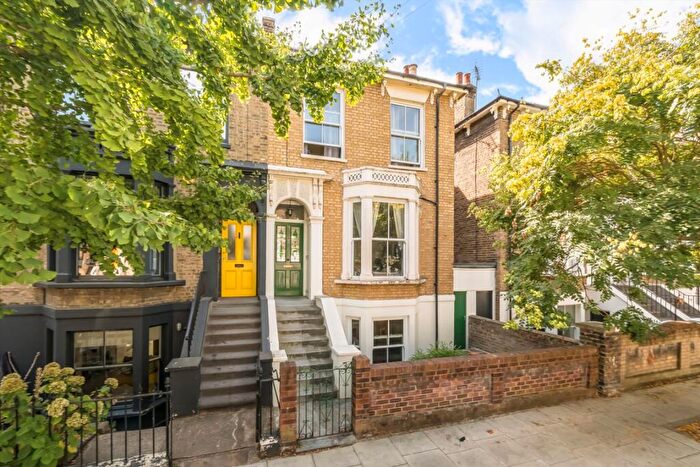 1 Bedroom Flat To Rent In Southborough Road, Victoria Park, E9