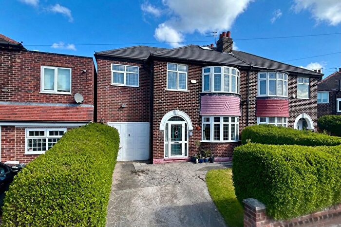 4 Bedroom Semi Detached House For Sale In Lloyd Avenue, Gatley, SK8