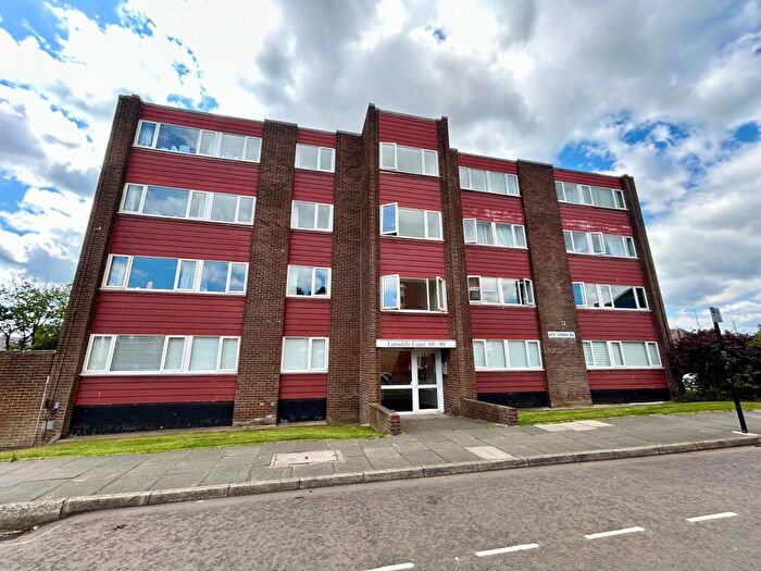 2 Bedroom Flat To Rent In Lonsdale Court, Jesmond, Newcastle Upon Tyne, NE2