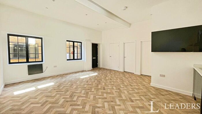 3 Bedroom Bungalow To Rent In Victoria Avenue, Southend-on-Sea, Essex, SS2