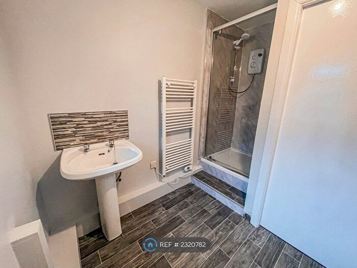 1 Bedroom Flat To Rent In Redearth Road, Darwen, BB3