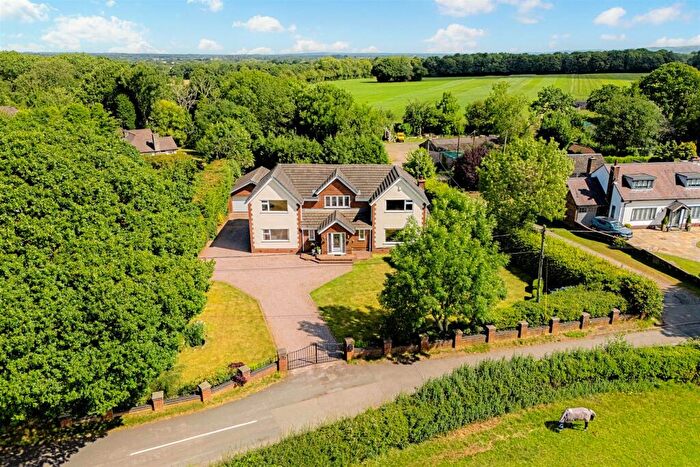 4 Bedroom Detached House For Sale In Yew Tree Lane, Moreton, CW12