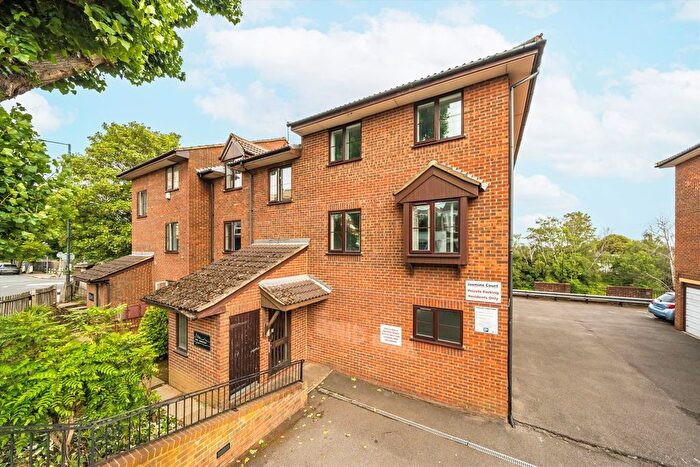 2 Bedroom Flat For Sale In Alexandra Road, Wimbledon, SW19