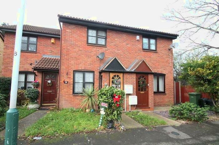 2 Bedroom House To Rent In Mansard Close, Hornchurch, Essex, RM12