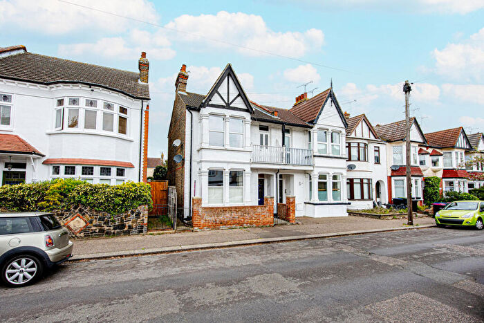3 Bedroom Semi Detached House For Sale In St. Georges Park Avenue, Westcliff-on-sea, SS0