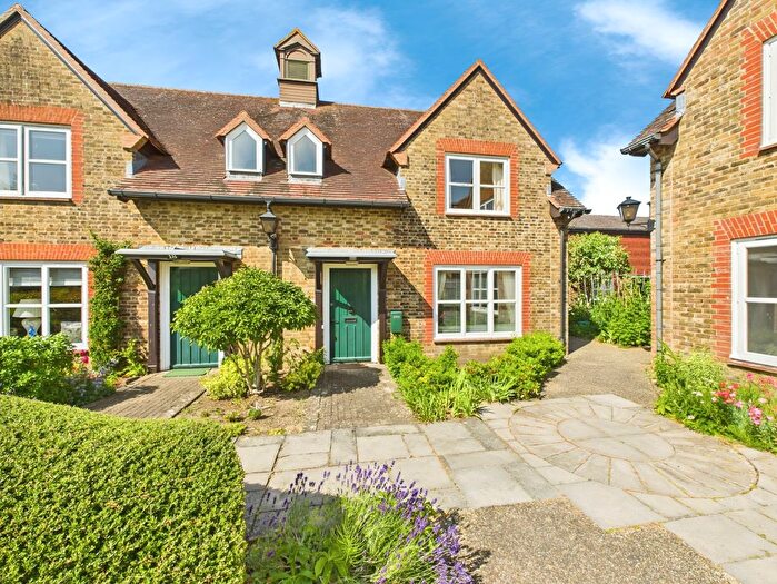 2 Bedroom End Of Terrace House For Sale In Bluecoat Pond, Christs Hospital, RH13