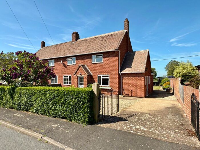 3 Bedroom Semi-Detached House For Sale In Bayliss Road, Kemerton, Tewkesbury, GL20