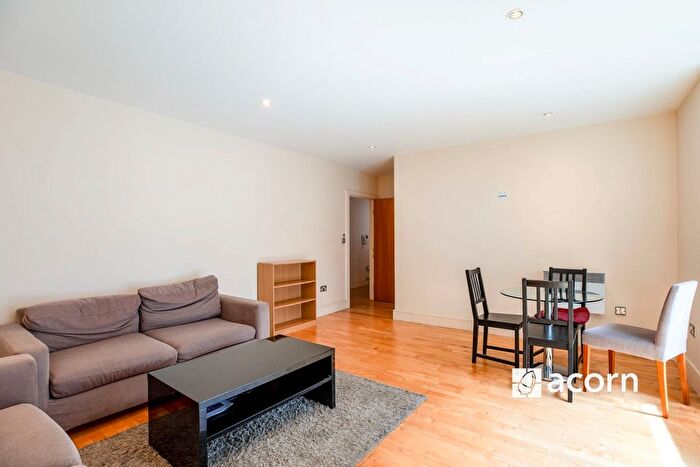 2 Bedroom Flat To Rent In City Walk, London, SE1