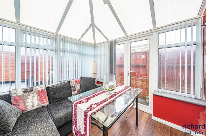 3 Bedroom End Of Terrace House For Sale In Eliot Close, Liden, SN3