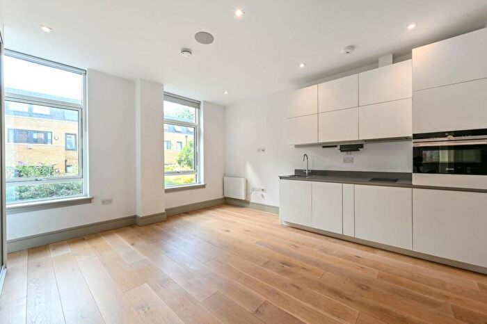 Studio To Rent In Zenith House, Wood Green, London, N15