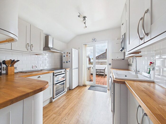 2 Bedroom Maisonette For Sale In Torquay Road, Paignton, TQ3