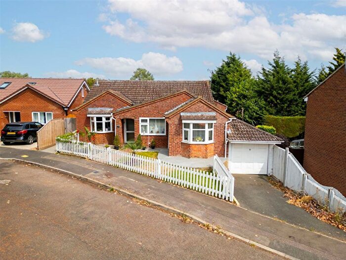 5 Bedroom Detached House For Sale In Rembrandt End, Aylesbury, HP19