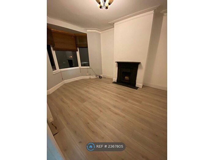 3 Bedroom Terraced House To Rent In Woodland Way, Bristol, BS15