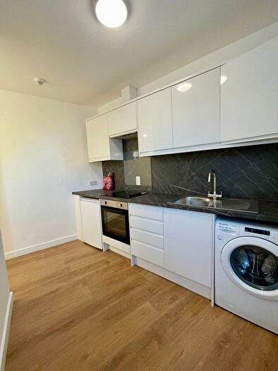 Studio To Rent In St. Albans Crescent, London, N22