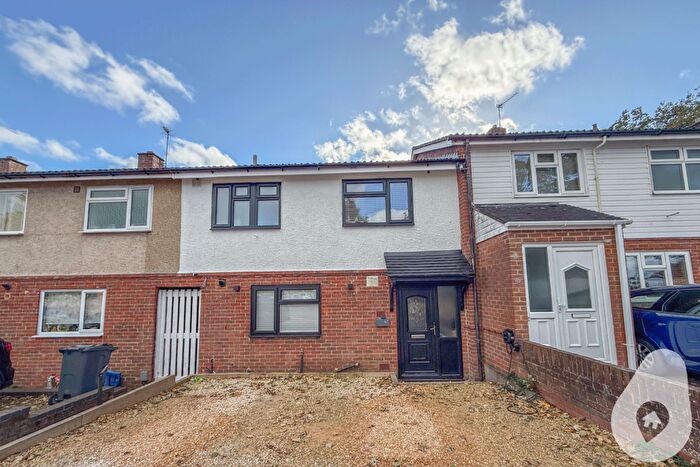 3 Bedroom Terraced House For Sale In Drakes Drive, Stevenage, Hertfordshire, SG2