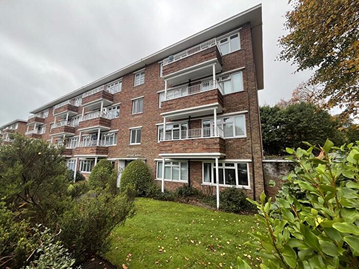 2 Bedroom Apartment For Sale In Poole Road, Branksome, BH12