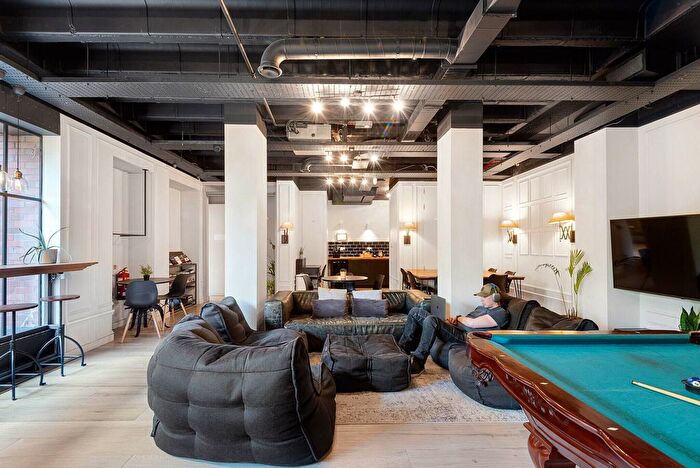 Studio To Rent In Staines Road, London, TW3