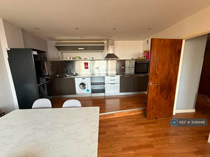 2 Bedroom Flat To Rent In Lee Circle, Leicester, LE1