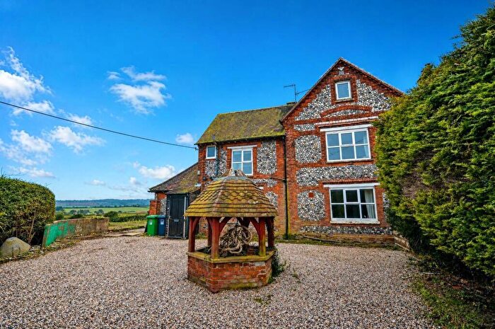 4 Bedroom Semi-Detached House For Sale In Weybourne, ., Holt, Norfolk, NR25