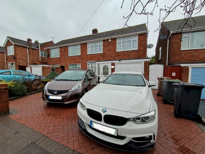 3 Bedroom Property To Rent In Stoneygate Road, Leagrave, Luton, LU4