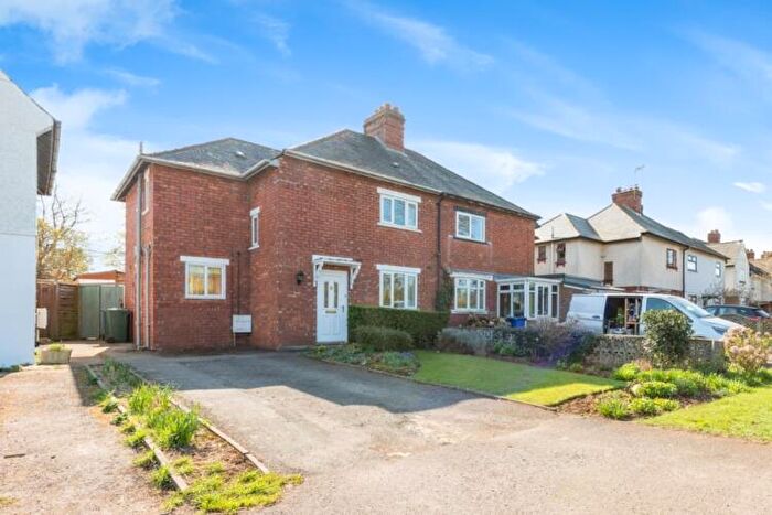 3 Bedroom Semi-Detached House To Rent In Bloxham Road, Banbury, OX16