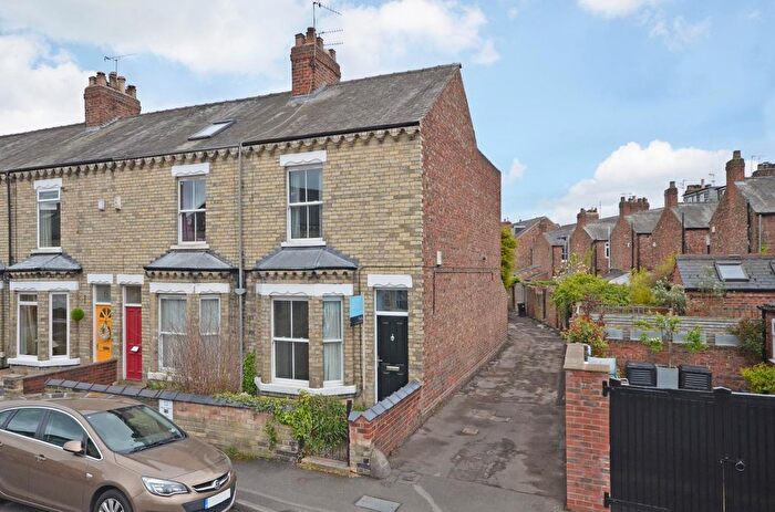 3 Bedroom Detached House To Rent In Emerald Street, York, North Yorkshire, YO31