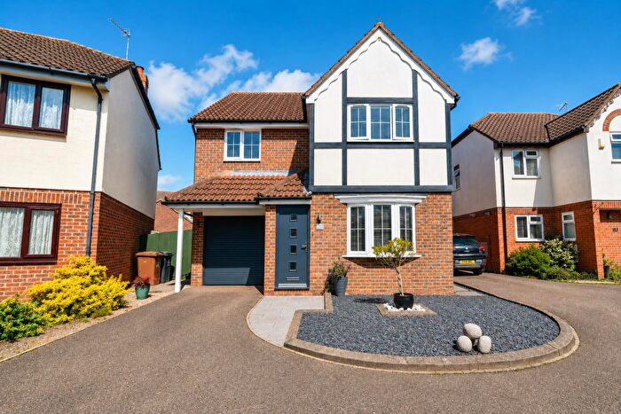 4 Bedroom Detached House For Sale In Hayfield, Stevenage, SG2