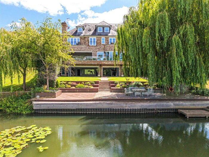 6 Bedroom Detached House For Sale In Pelhams Walk, Esher, KT10