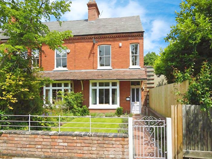 4 Bedroom End Of Terrace House To Rent In Stoneygate Road, Stoneygate, Leicester, LE2