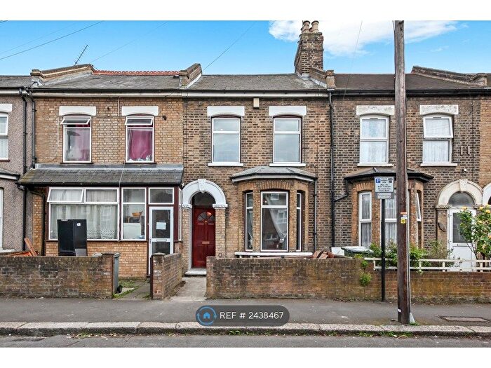4 Bedroom Terraced House To Rent In Janson Road, London, E15