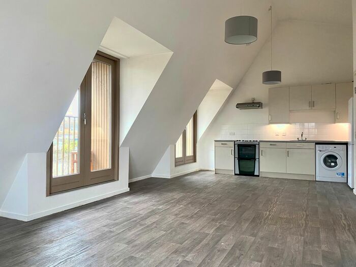 2 Bedroom Flat To Rent In Groom House, Hemel Hempstead, HP2