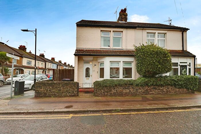 3 Bedroom End Of Terrace House To Rent In Wallace Street, Southend-On-Sea, SS3