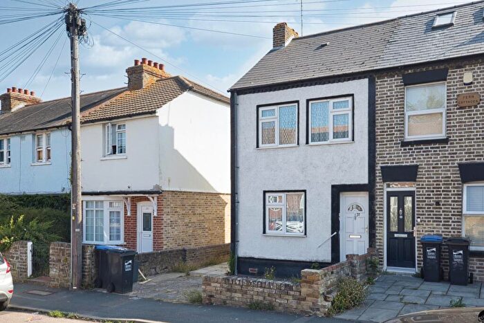 2 Bedroom End Of Terrace House For Sale In Northdown Road, Broadstairs, Kent, CT10