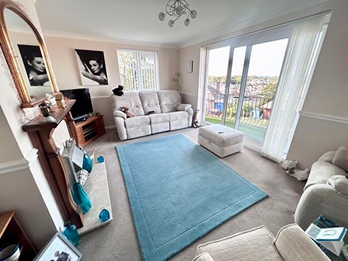 2 Bedroom Flat For Sale In Prospect Road, Shanklin, PO37
