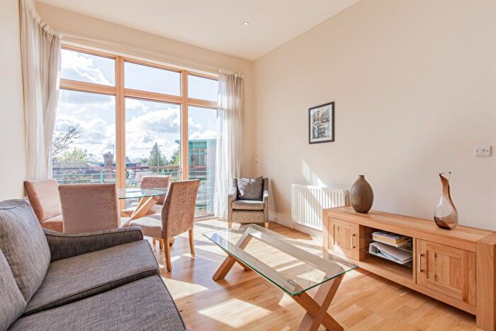 2 Bedroom Apartment To Rent In Five Mile Drive Oxford, OX2