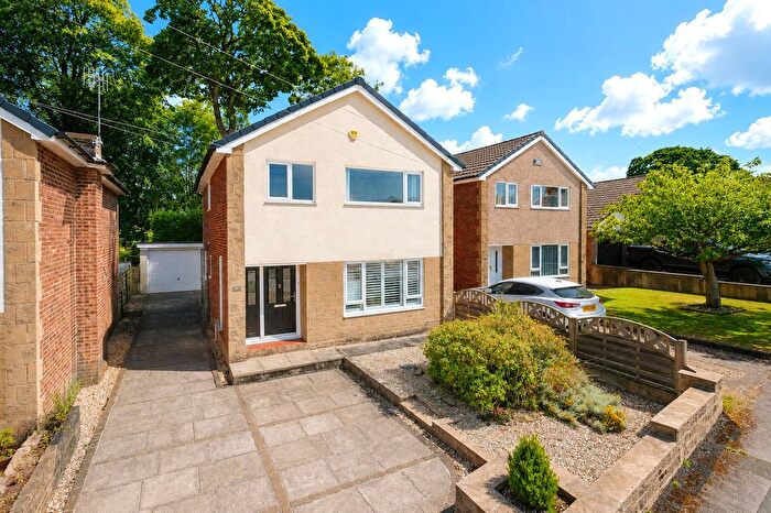 3 Bedroom Detached House For Sale In Wensleydale Rise, Baildon, Shipley, West Yorkshire, BD17