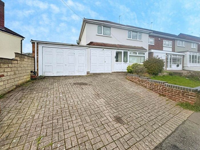 3 Bedroom Detached House For Sale In Stonehurst Road, Birmingham, B43