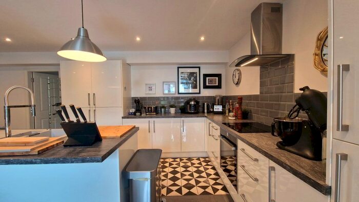 4 Bedroom Semi-Detached House To Rent In Front Street, North Shields, NE29