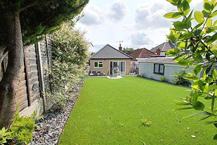 2 Bedroom Detached Bungalow For Sale In Alexandra Road, Kings Langley, WD4