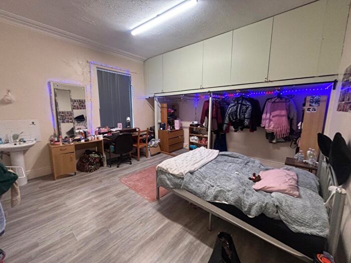 8 Bedroom Semi Detached House To Rent In Waterloo Road, Nottingham, Nottinghamshire, NG7