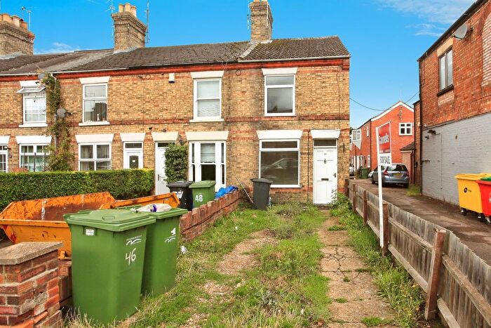 3 Bedroom End Of Terrace House For Sale In New Road, Woodston, Peterborough, PE2