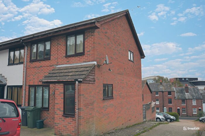 3 Bedroom Semi-Detached House To Rent In York Street, Cowes, PO31