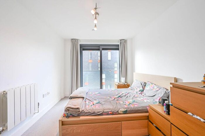 1 Bedroom Flat For Sale In Millharbour, Canary Wharf, London, E14