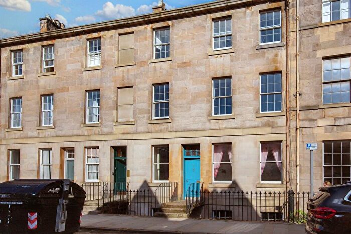 2 Bedroom Flat For Sale In St Stephen Street, Edinburgh, EH3