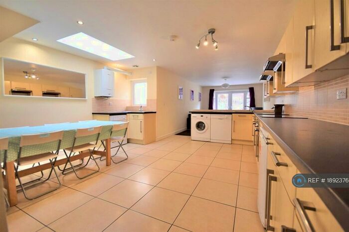 9 Bedroom Terraced House To Rent In Russell Street, Cardiff, CF24